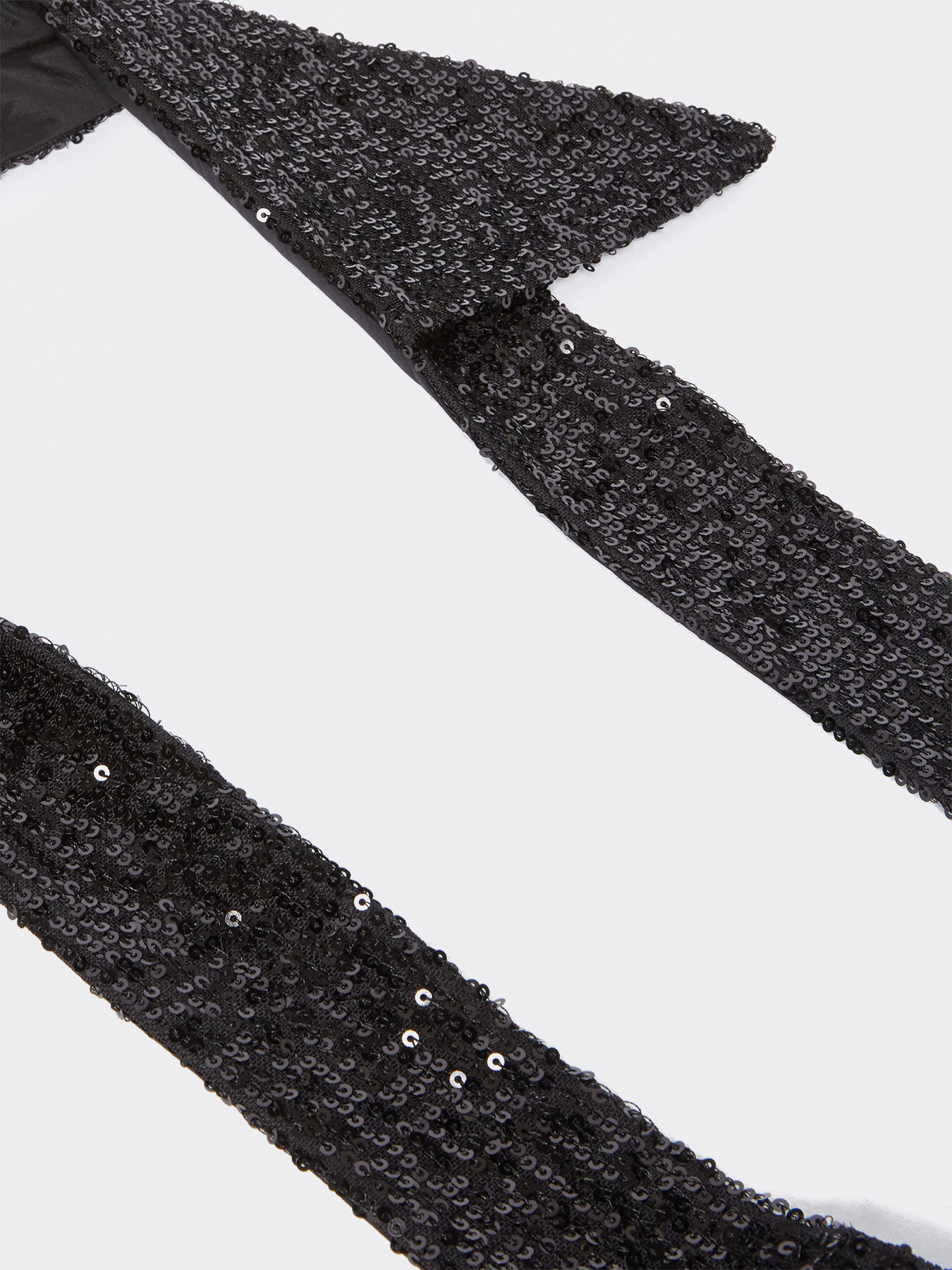 Bestickter Kragen image number 2