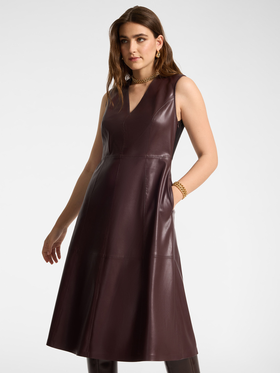 Robe trap&egrave;ze en tissu enduit