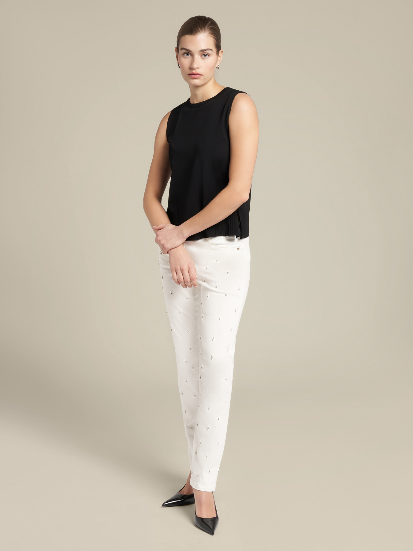 Pull sans manches avec des c&ocirc;tes dans le bas image number 3