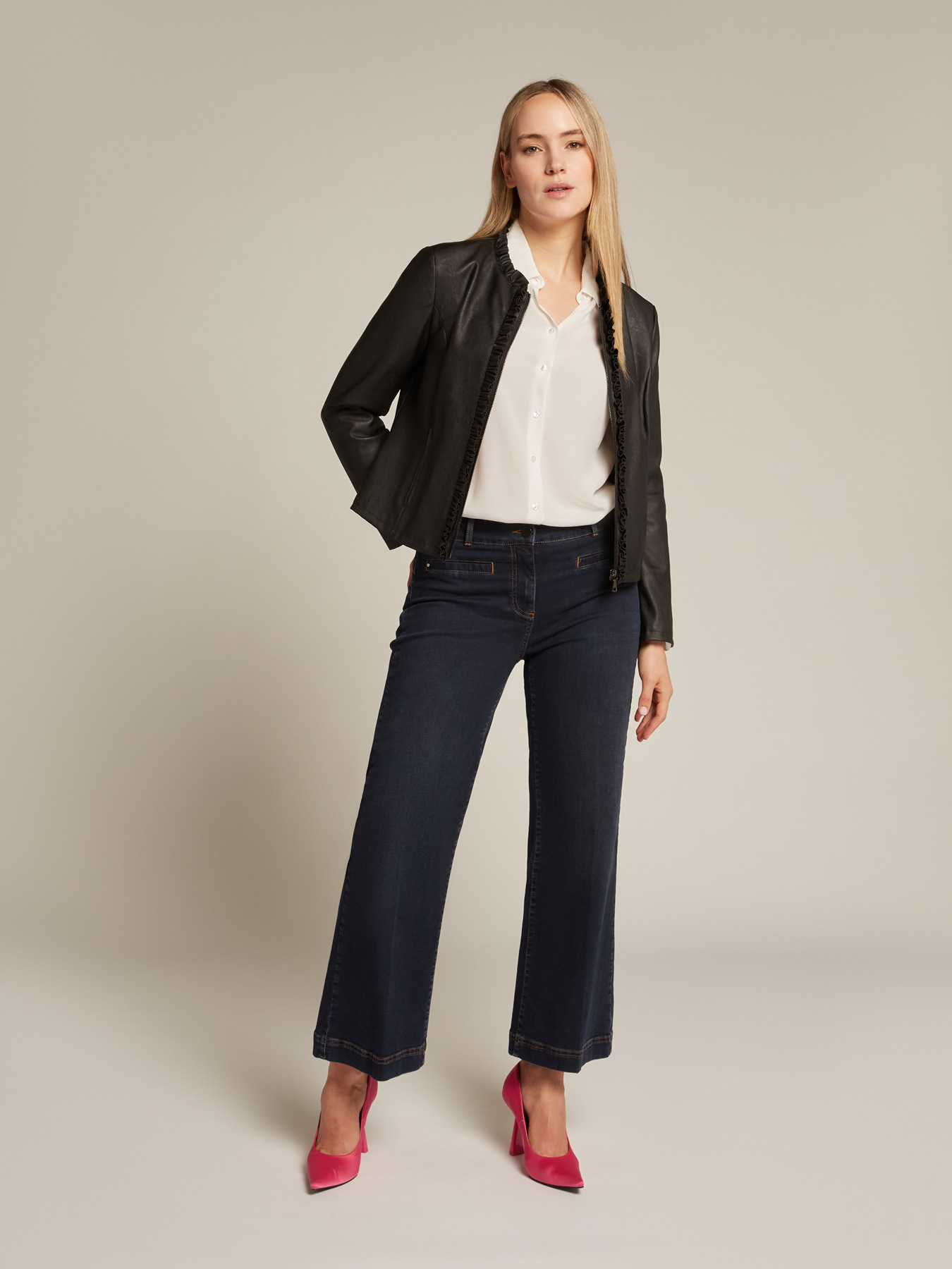 Jacke in Lederoptik mit Rüschen image number 3