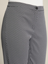 Pantalones con estampado geométrico image number 3