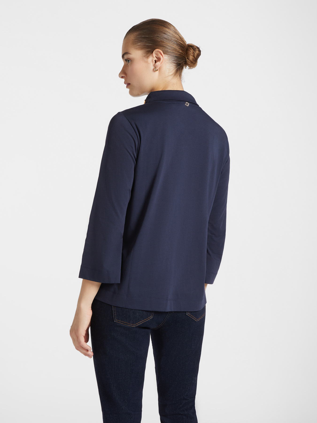 Camiseta con cuello bordado image number 1