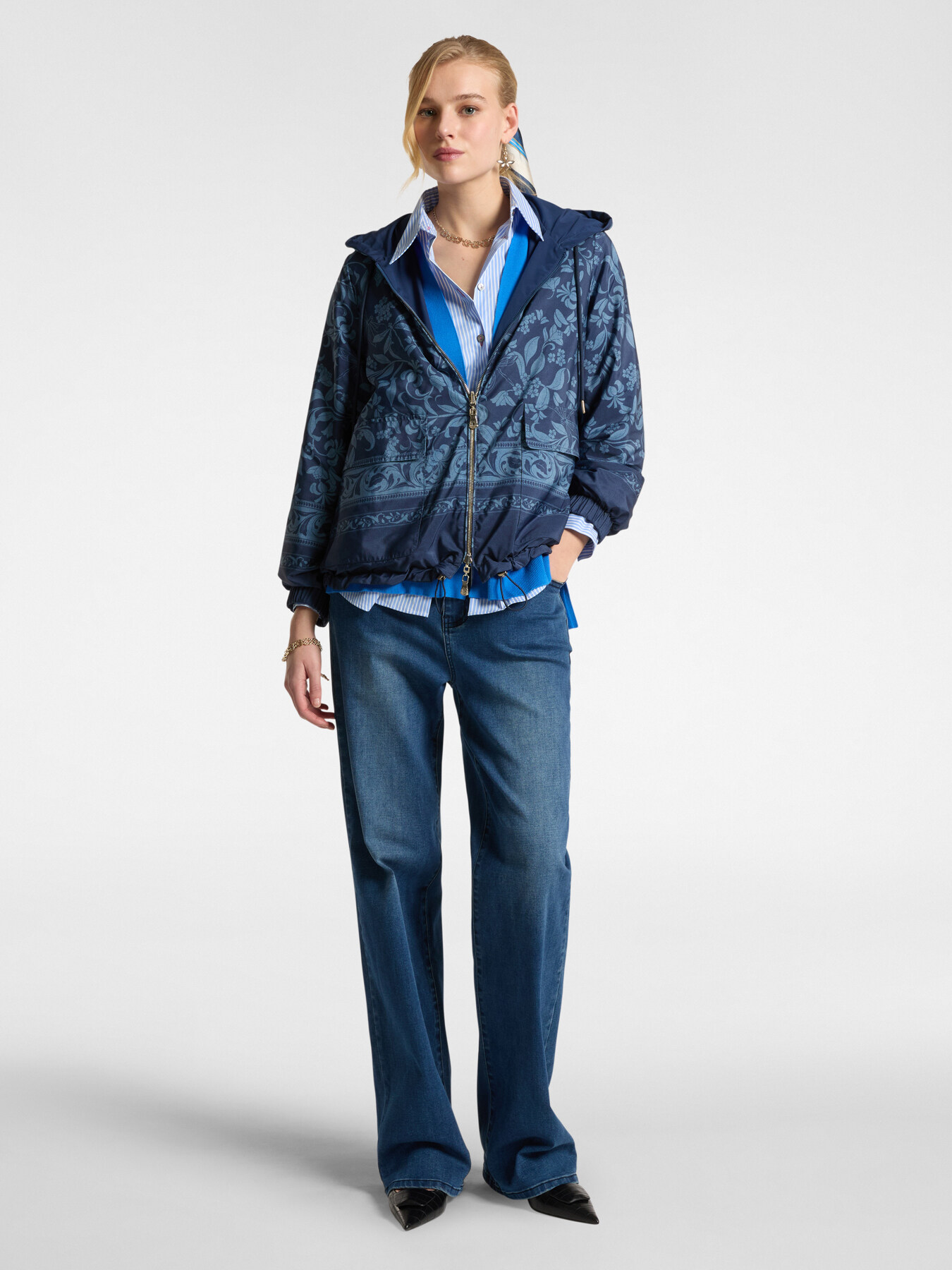 Reversible wind jacket image number 2