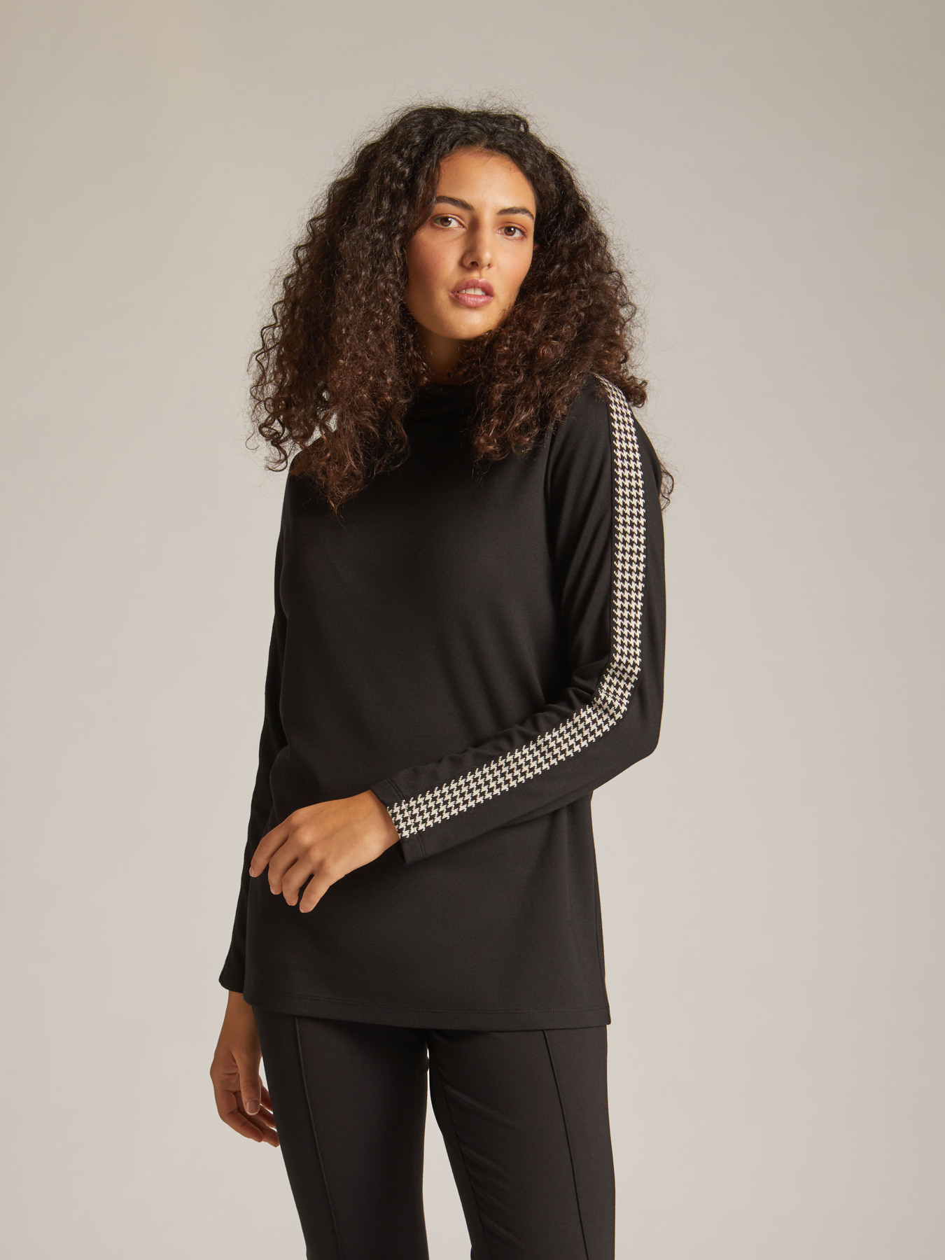 T-shirt with Houndstooth border image number 0