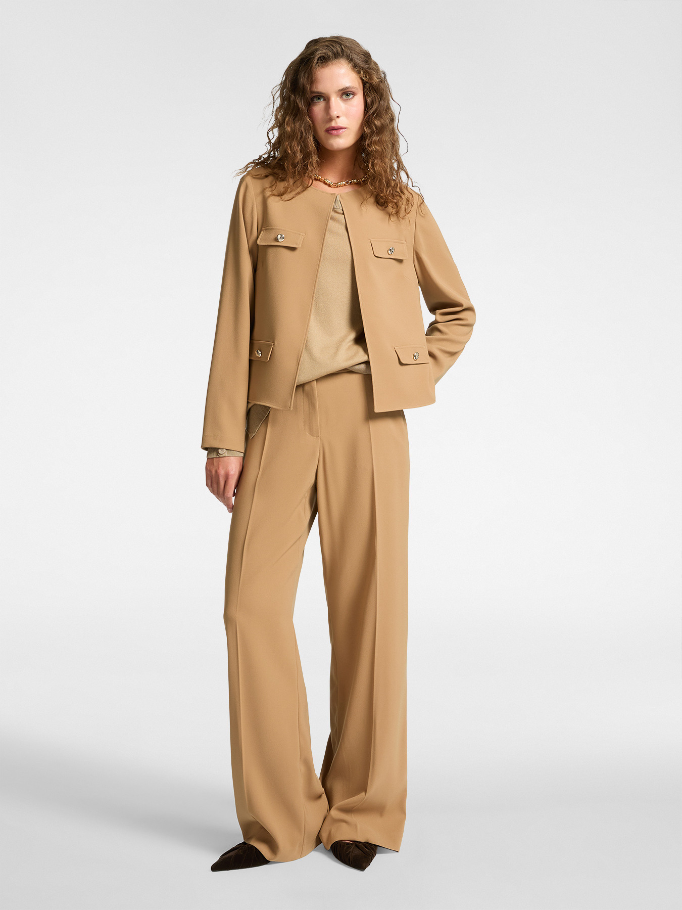 Veste courte &agrave; col ras du cou image number 2