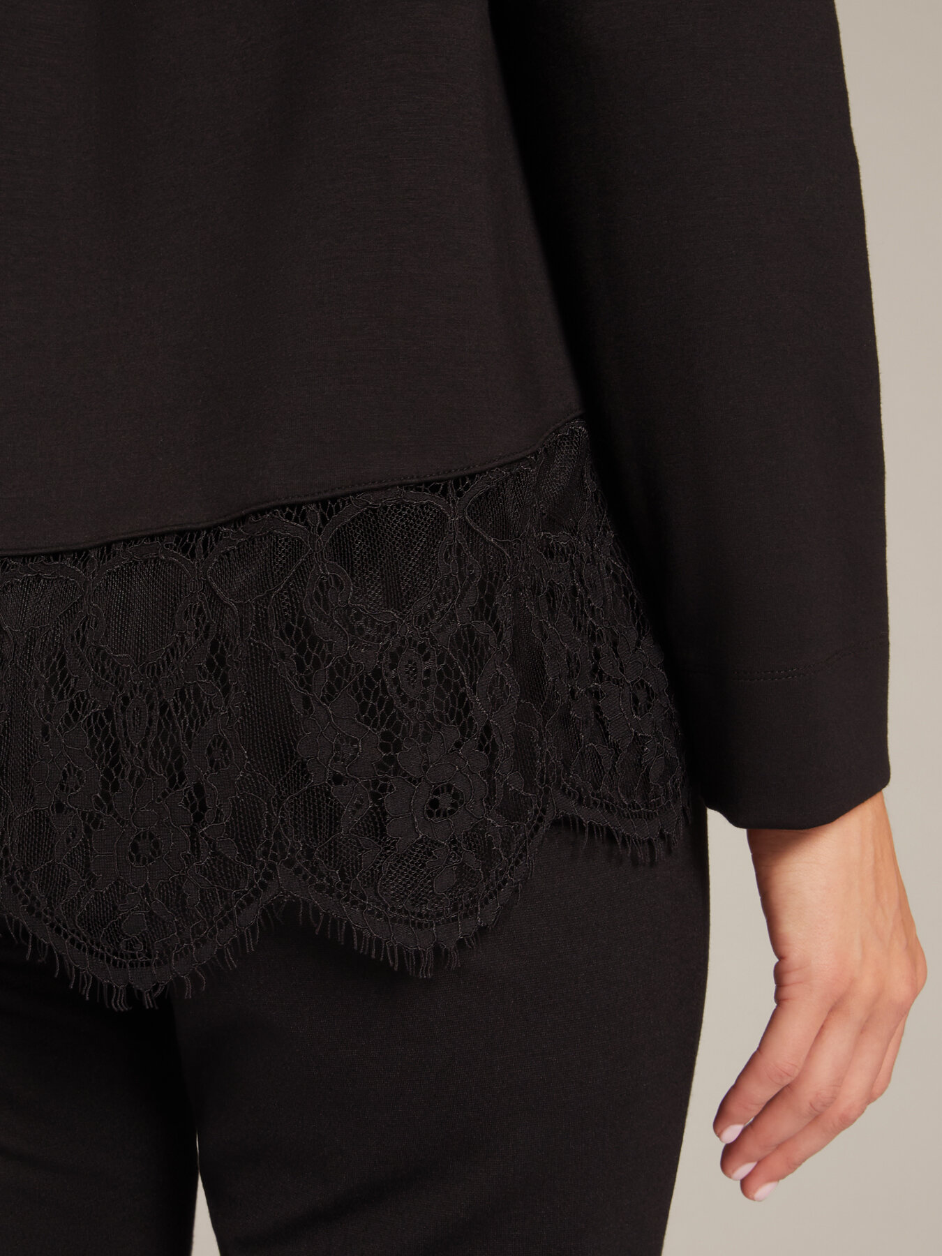 Felpa con cappuccio e pizzo image number 4