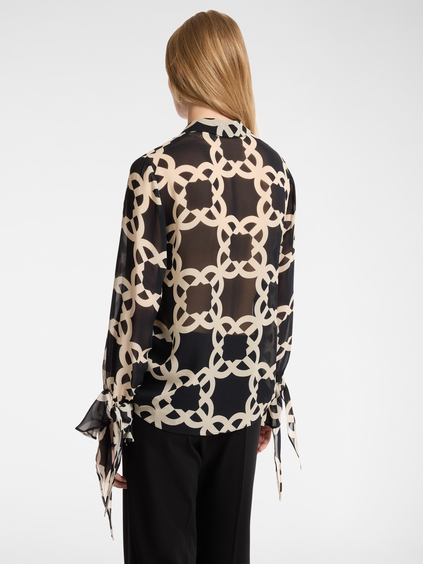 Blusa con monograma image number 1