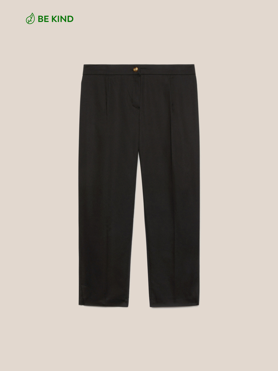 Capri trousers made of sustainable fabric