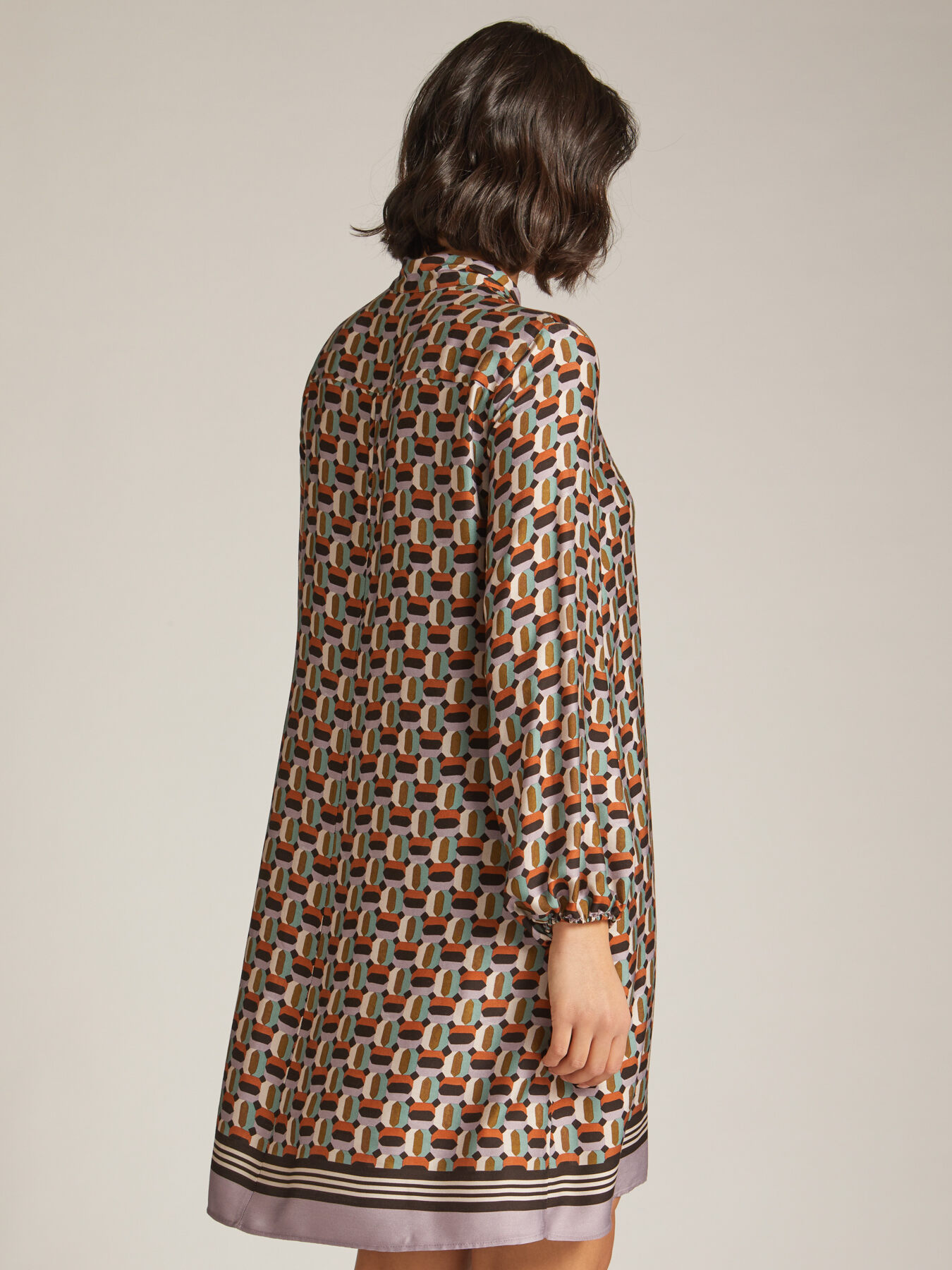 Robe imprim&eacute;e avec n&oelig;ud au col image number 2