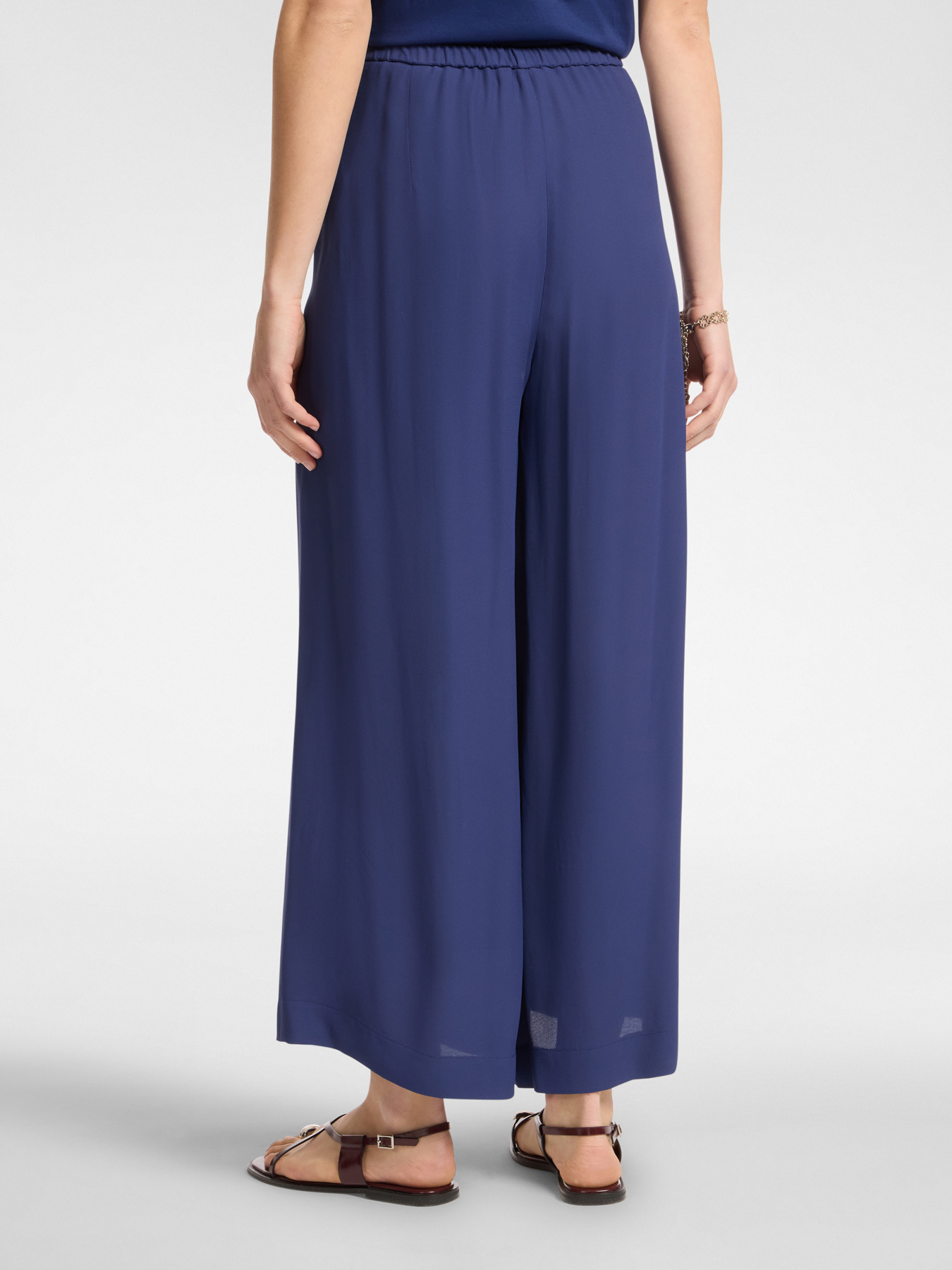 Pantalones anchos con pinzas image number 1