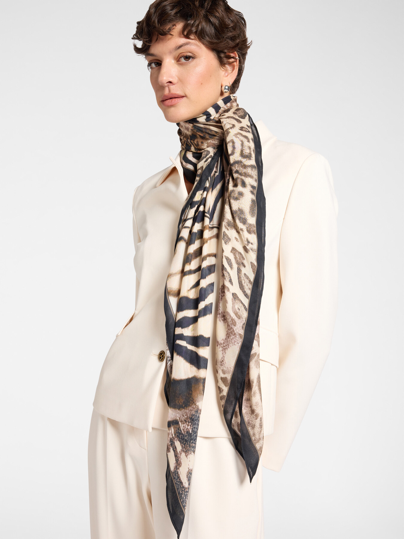 Animal print scarf image number 2