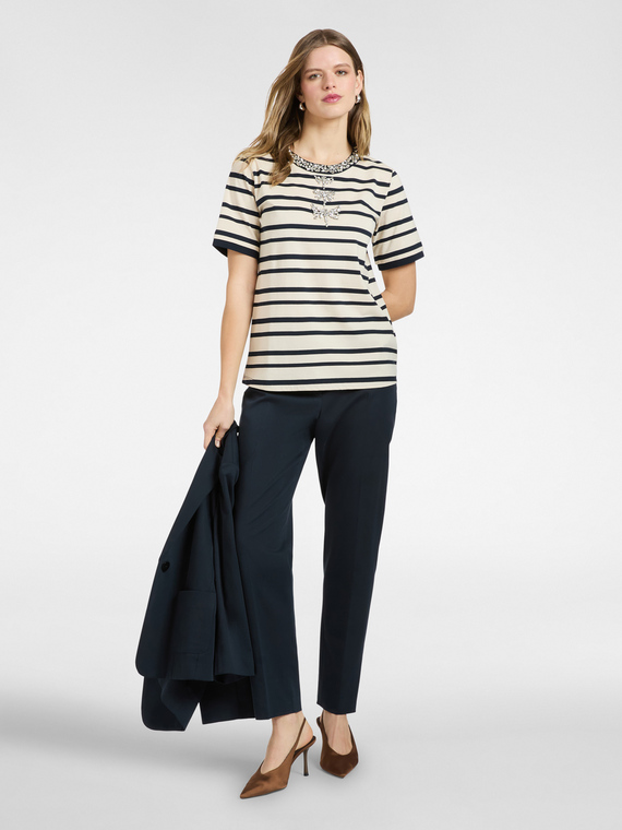 Pantalones rectos en raso stretch