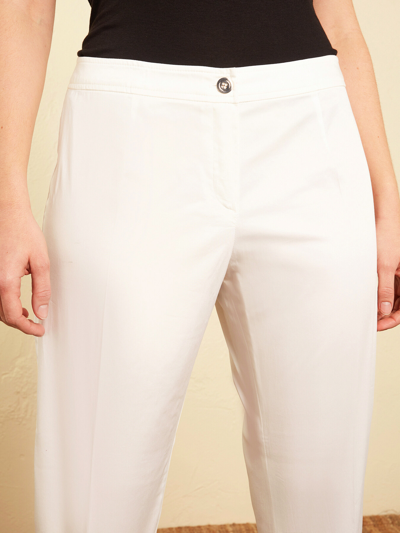 Gerade geschnittene Hose aus Satin image number 3