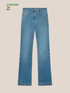 Jeans flare en algodón sostenible image number 4