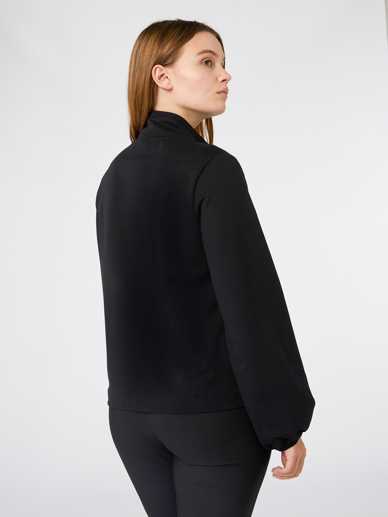 Sudadera con bordado image number 2