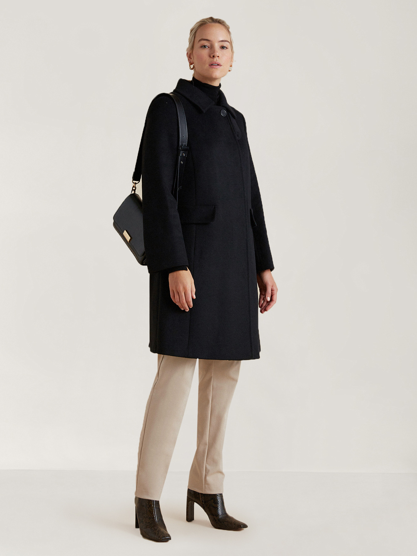 Mantel aus Tuch image number 0