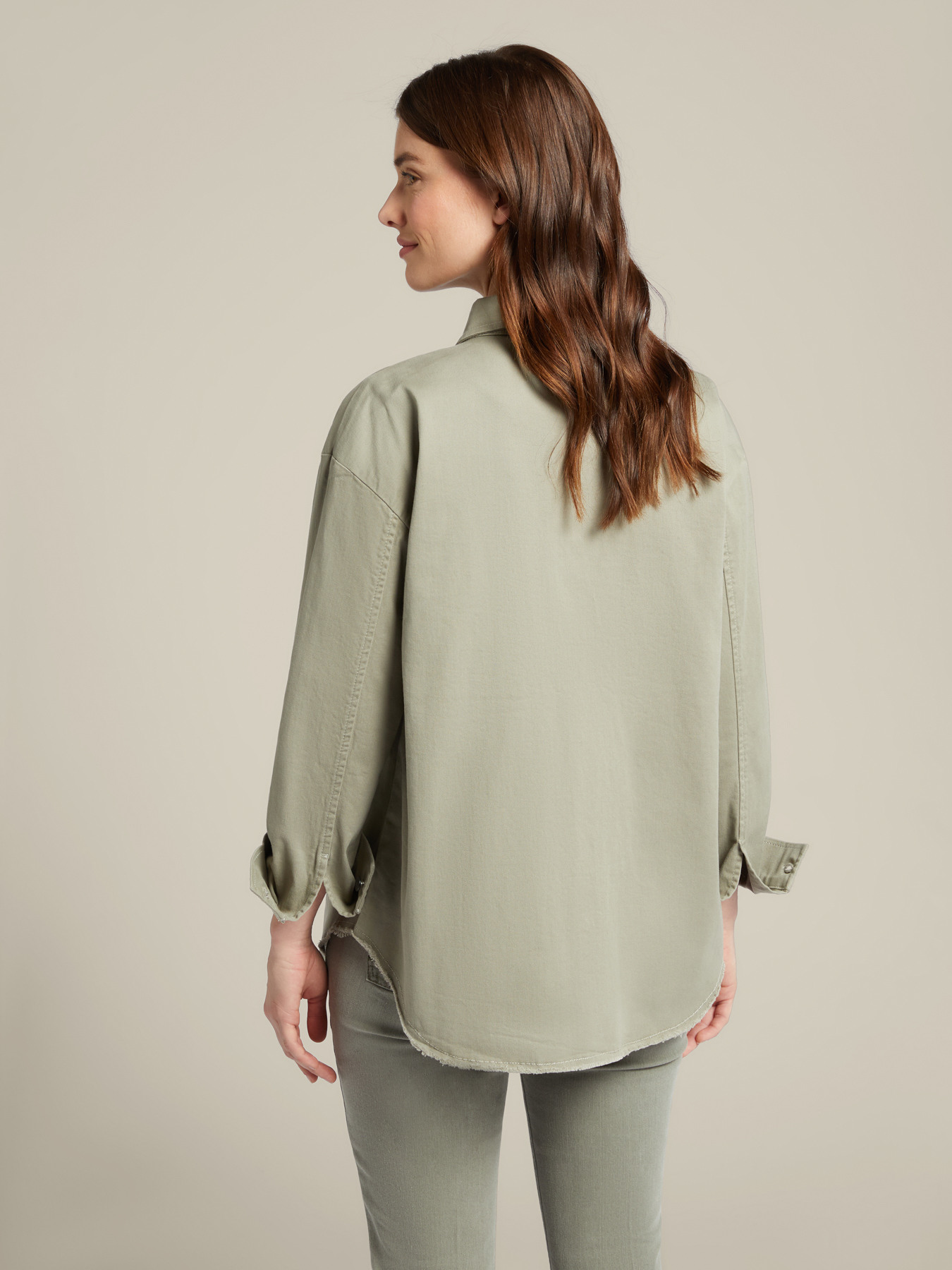 Camisa de algodão sustentável com bordado image number 2