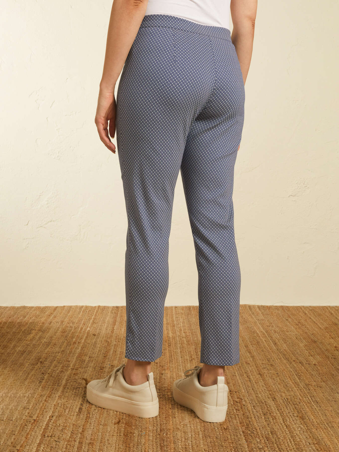 Pantaloni a sigaretta in tessuto jacquard image number 1