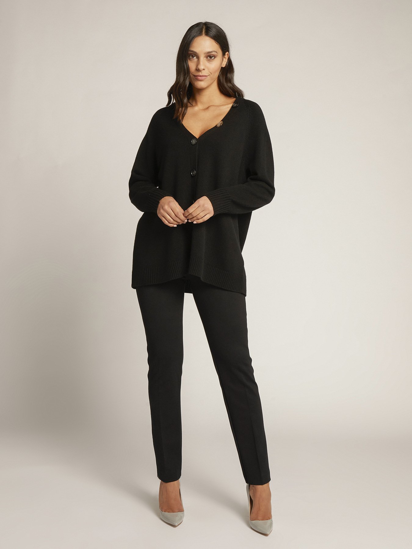 Cardigã longo com cinto e botões image number 2