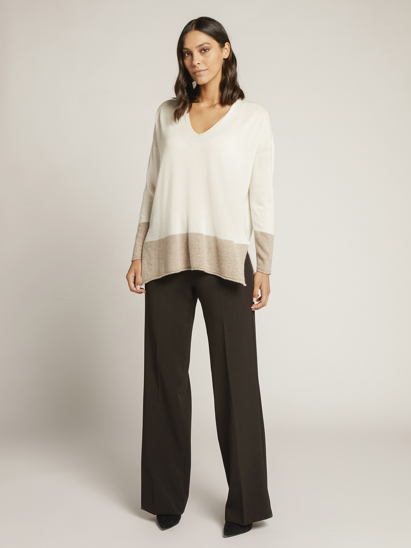 Pullover aus Kaschmirgemisch mit Bordüre am Abschluss image number 2