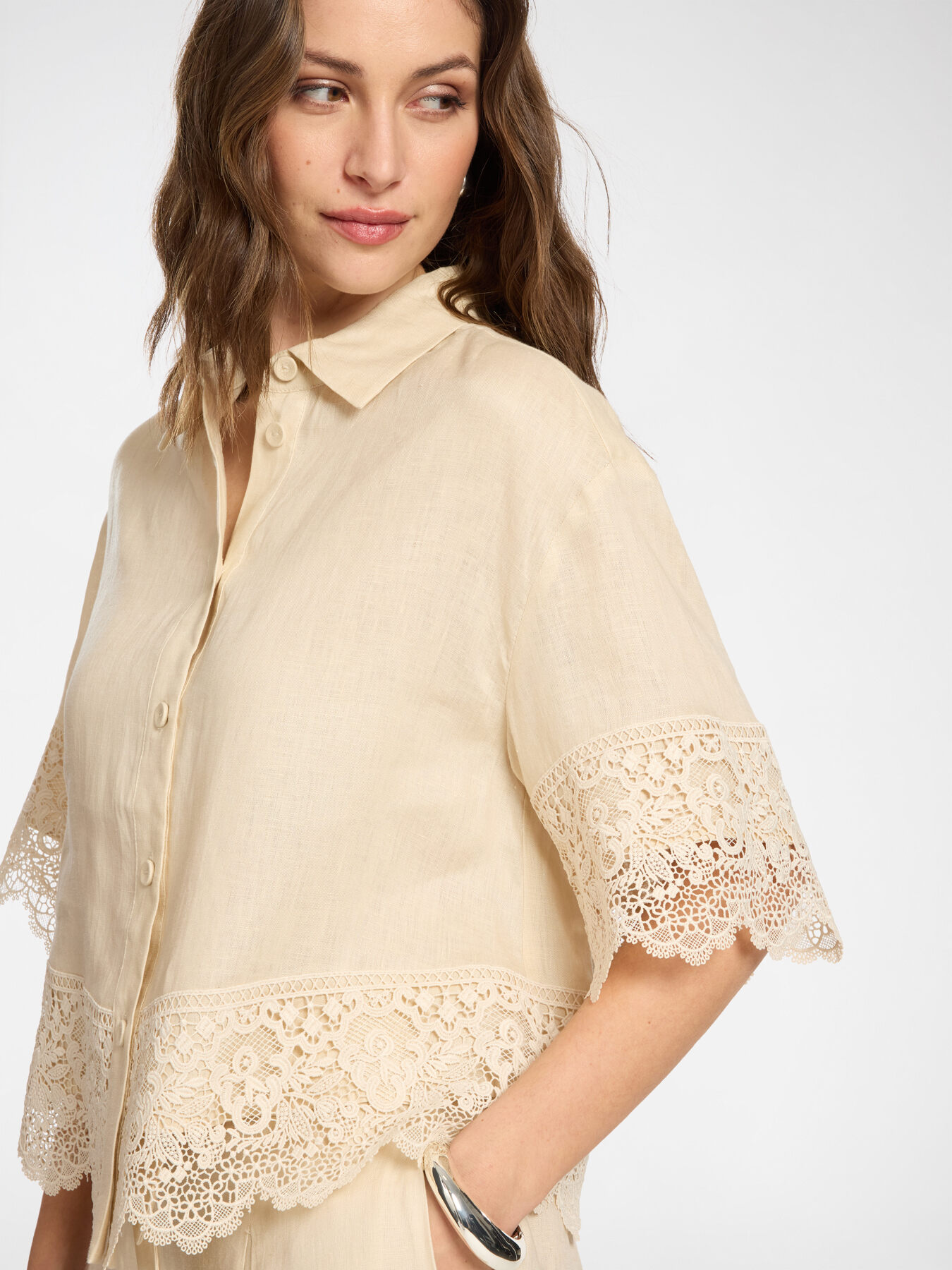 Camisa de lino con encaje image number 3