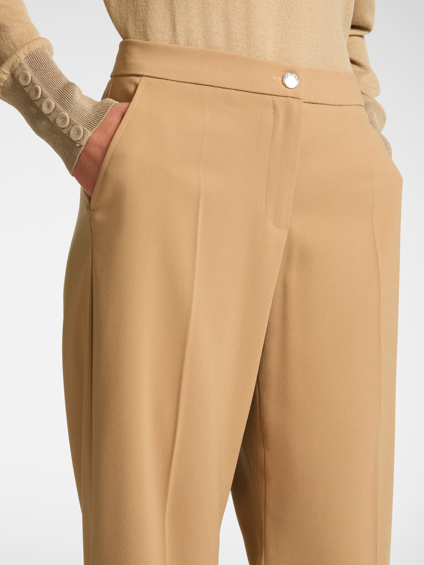 Pantalon en tissu crêpe extensible image number 3