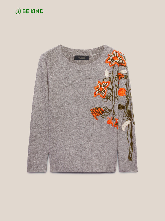 Pull avec broderie florale
