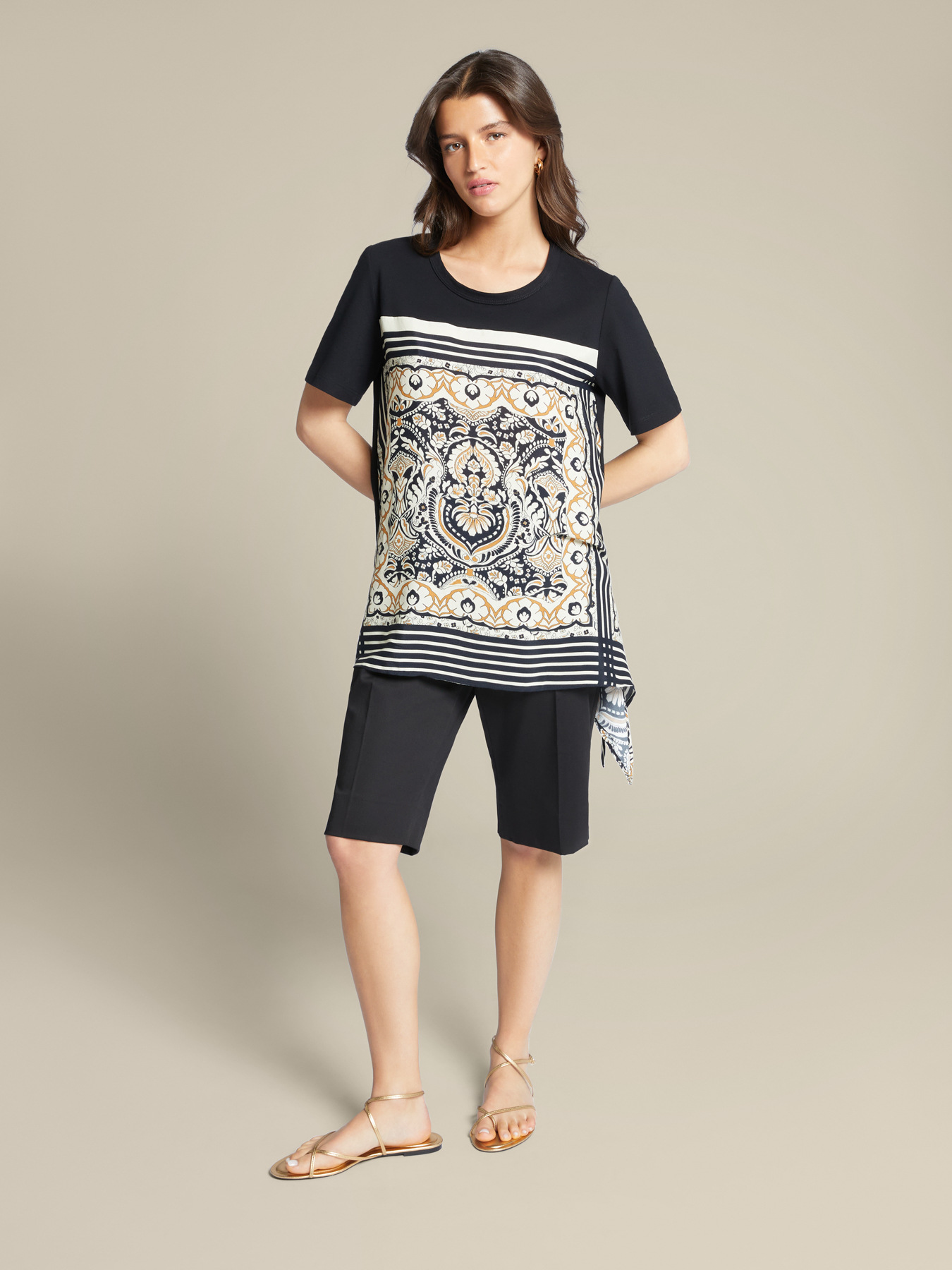 T-shirt &agrave; imprim&eacute; foulard image number 2