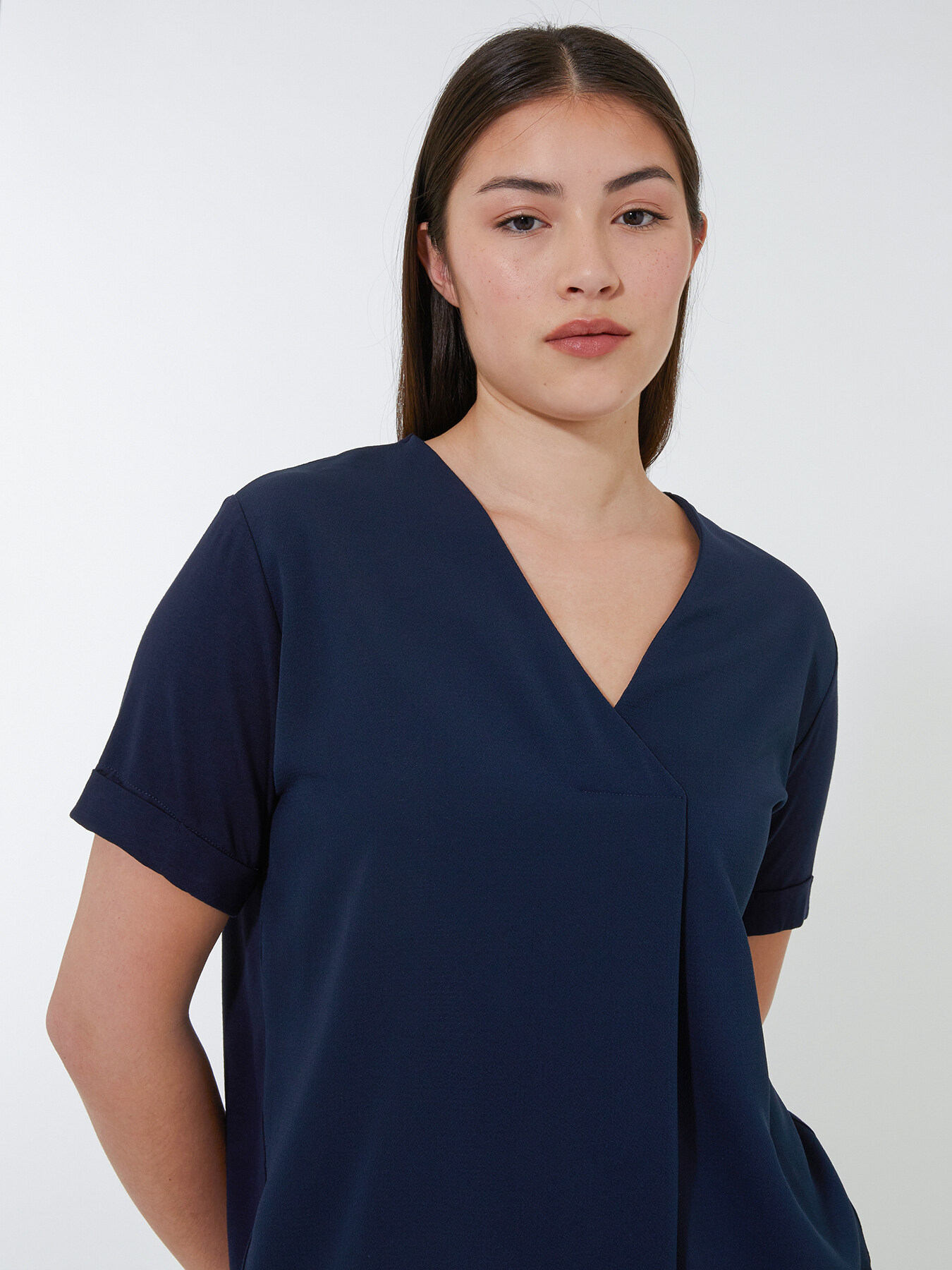 T-SHIRT AUS ZWEI VERSCHIEDENEN MATERIALIEN EINFARBIG - &Ouml;KO-STOFF image number 3