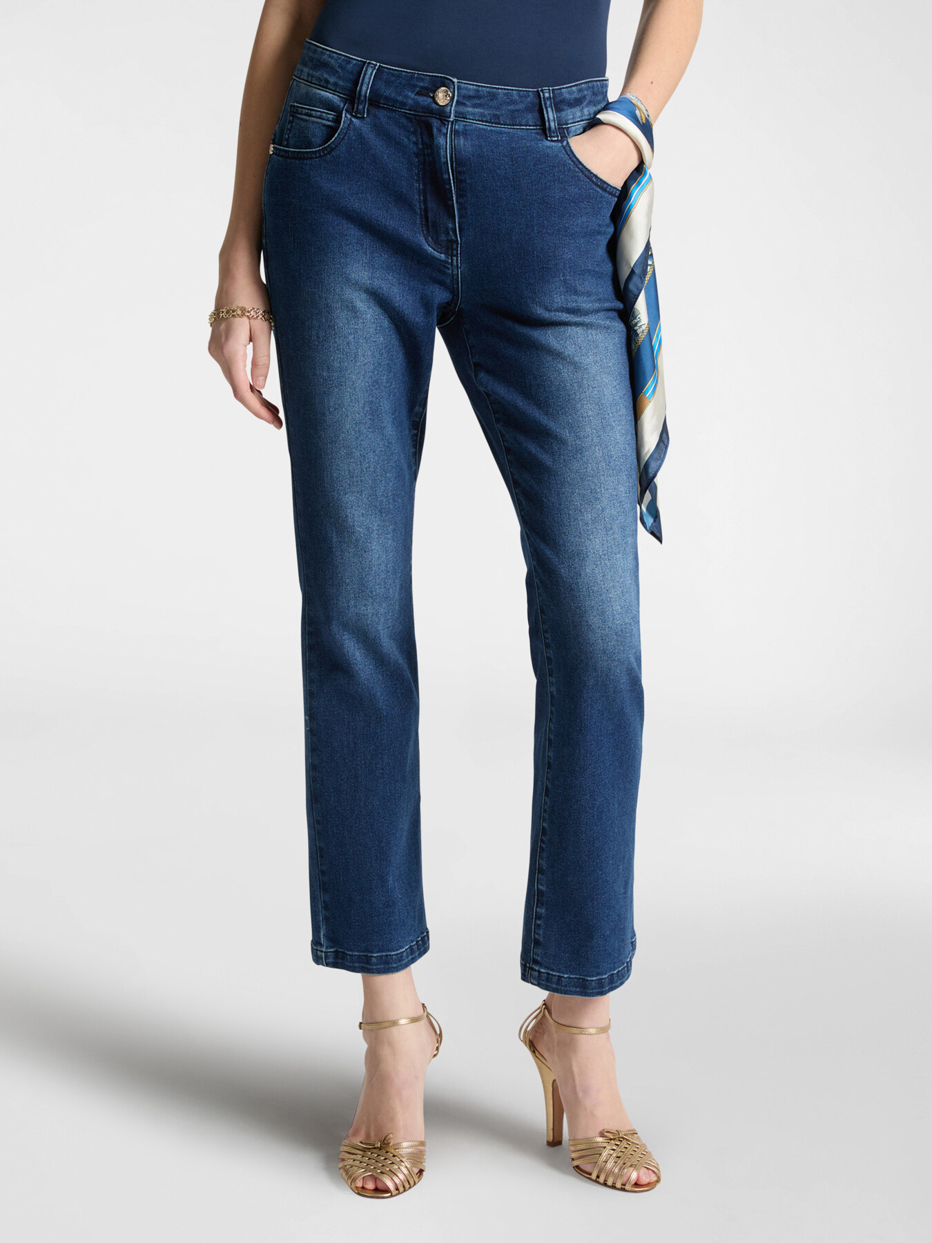 5 pocket jeans, kick flare, "Florence" image number 2