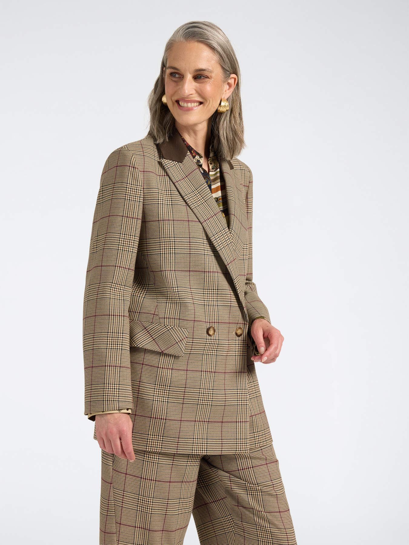Doppelreihiger Blazer mit Prince-of-Wales-Muster image number 0