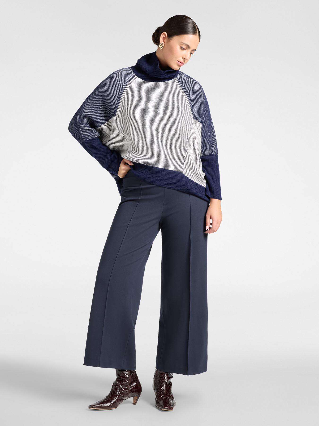 Ribbed pure wool turtleneck image number 2