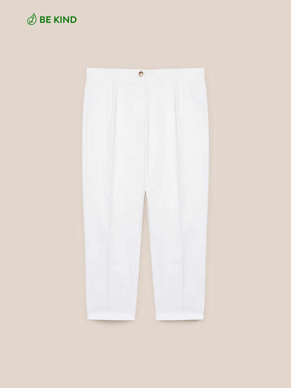 Capri trousers made of sustainable fabric