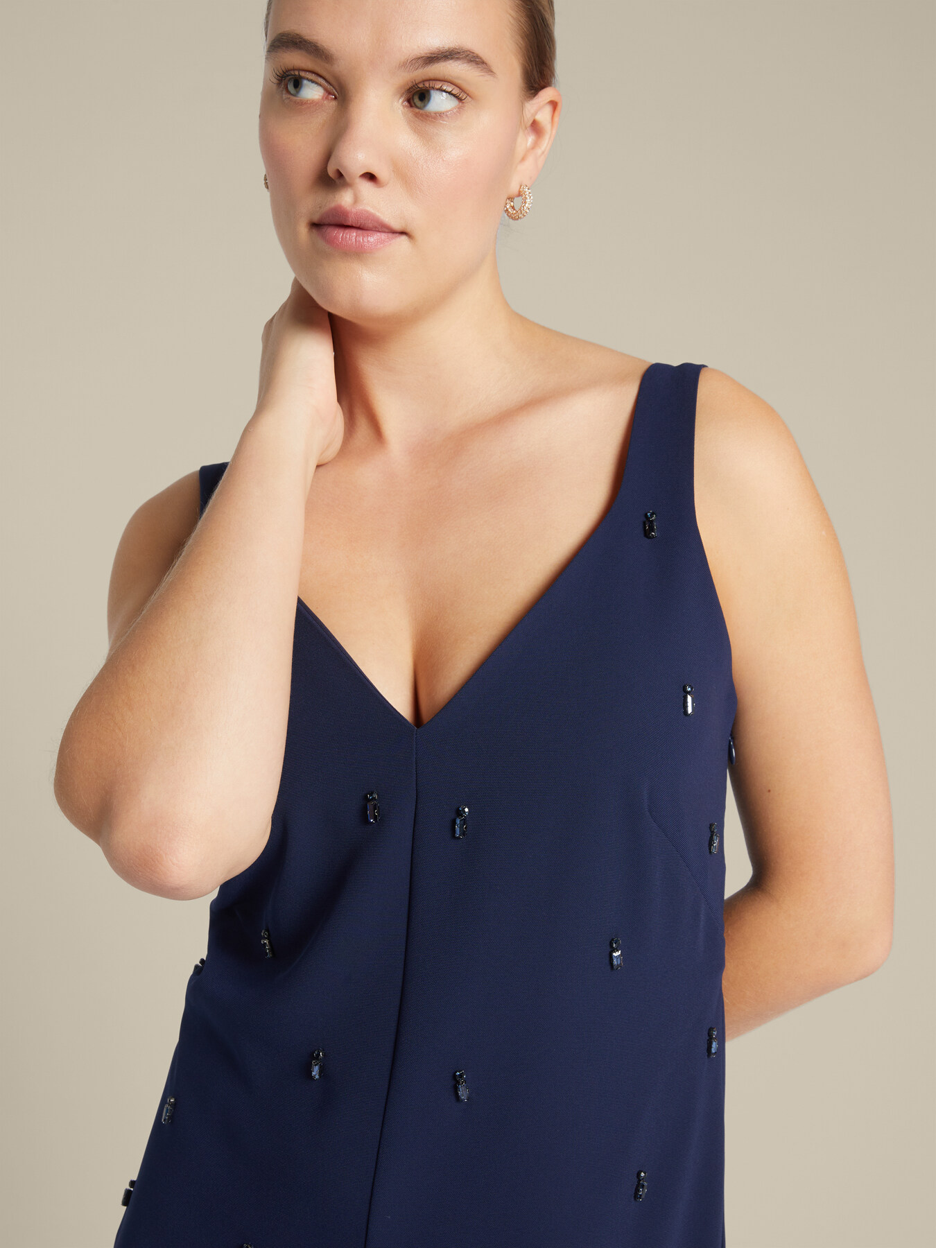 Elegantes Kleid gestickt image number 2