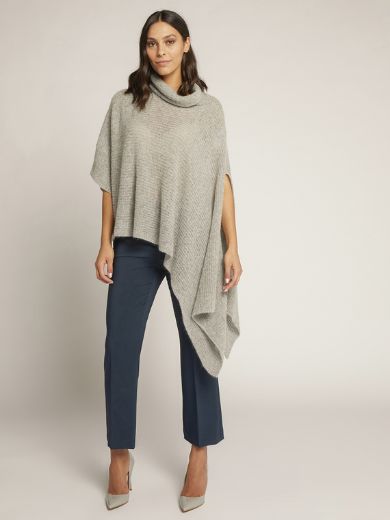 CAPE STOLE WITH HIGH COLLAR