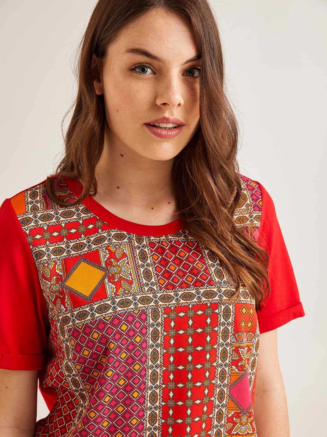 Elenamiro: T-Shirt aus zwei Stoffen_1