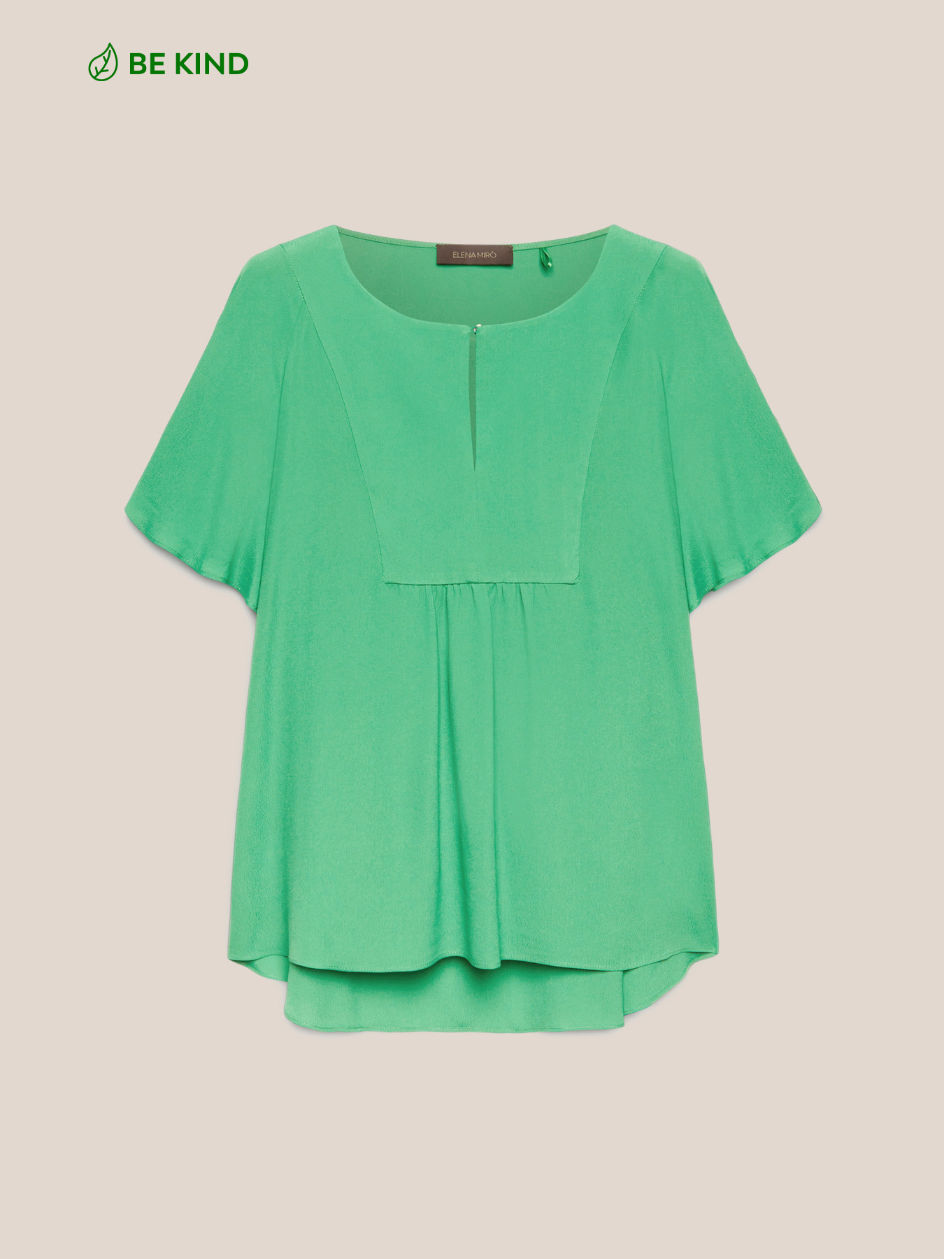 Blusa acampanada con fruncidos image number 4