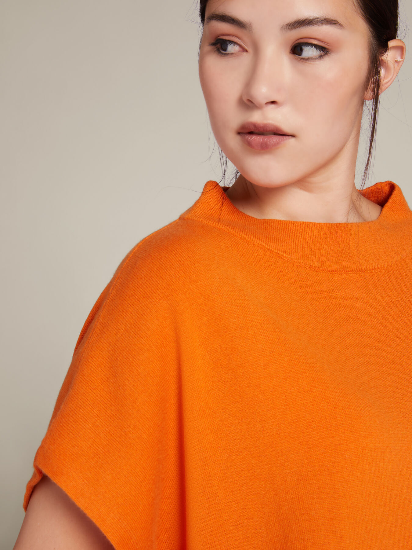 Wool cape image number 3