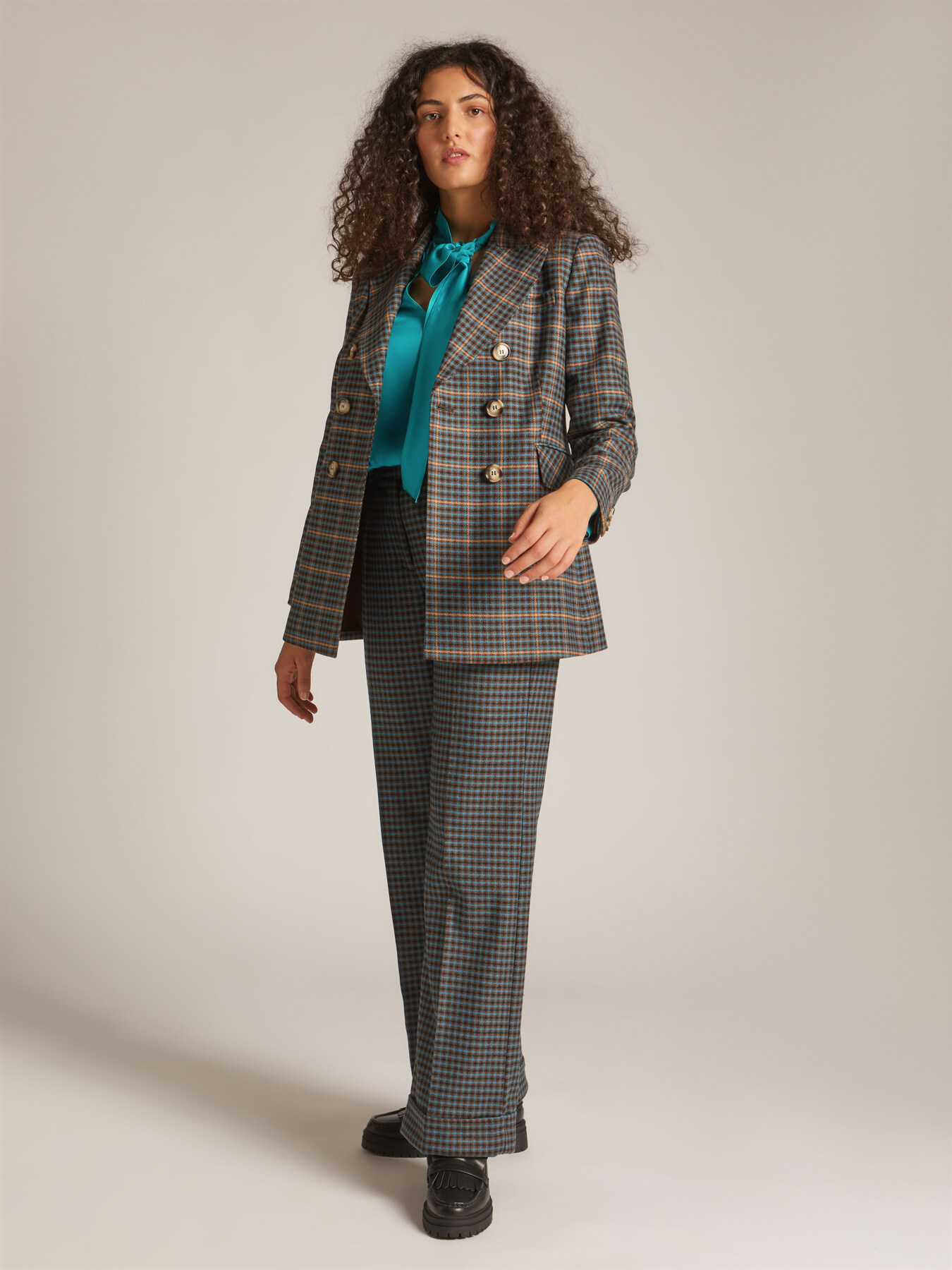 GERADE GESCHNITTENE HOSE MIT HAHNENTRITTMUSTER image number 0