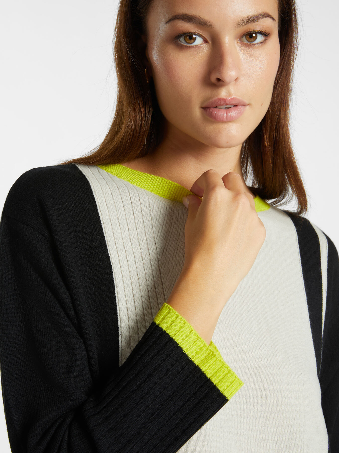 Color block sweater in pure wool image number 3