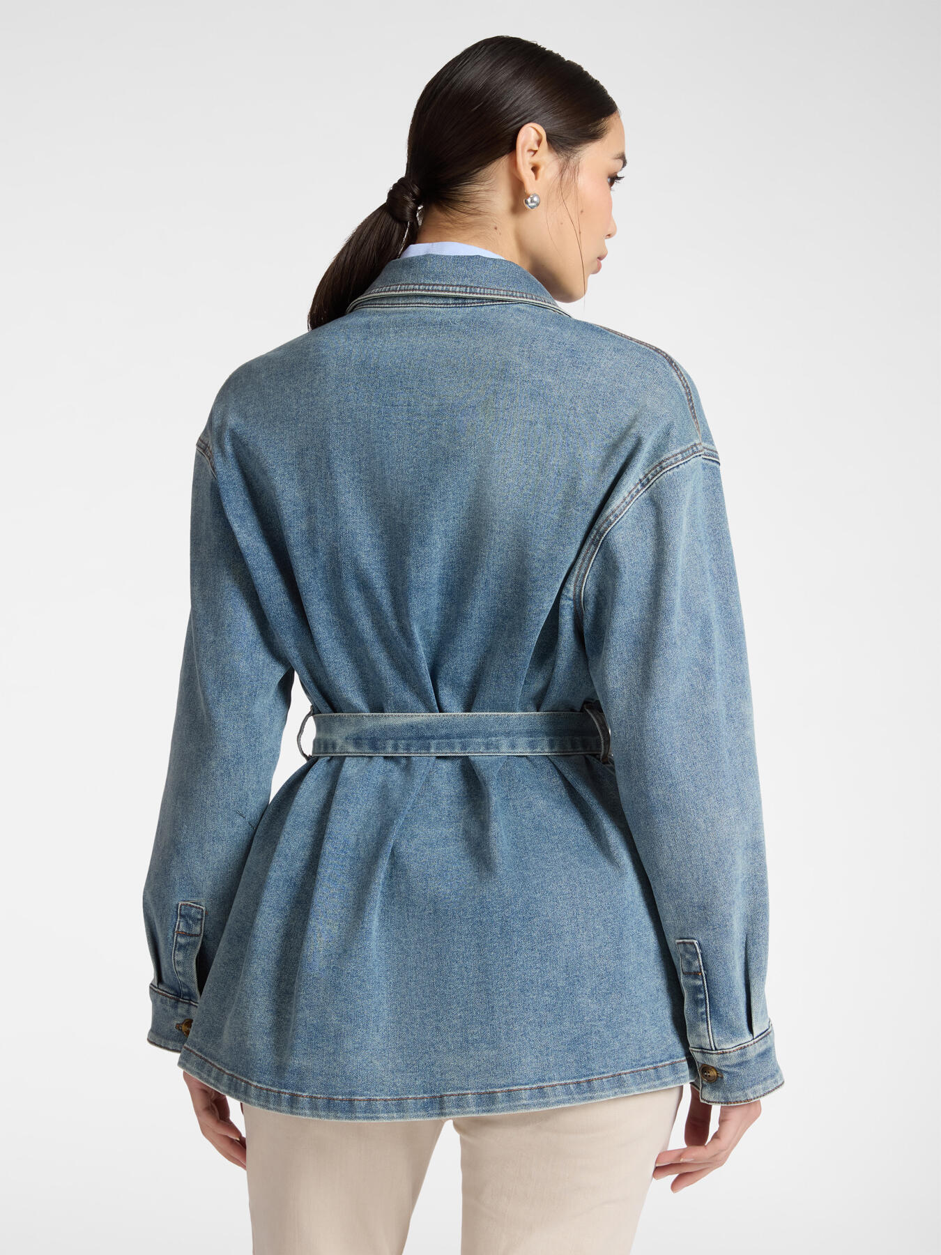 Denim jacket with appliqu&eacute;s image number 1