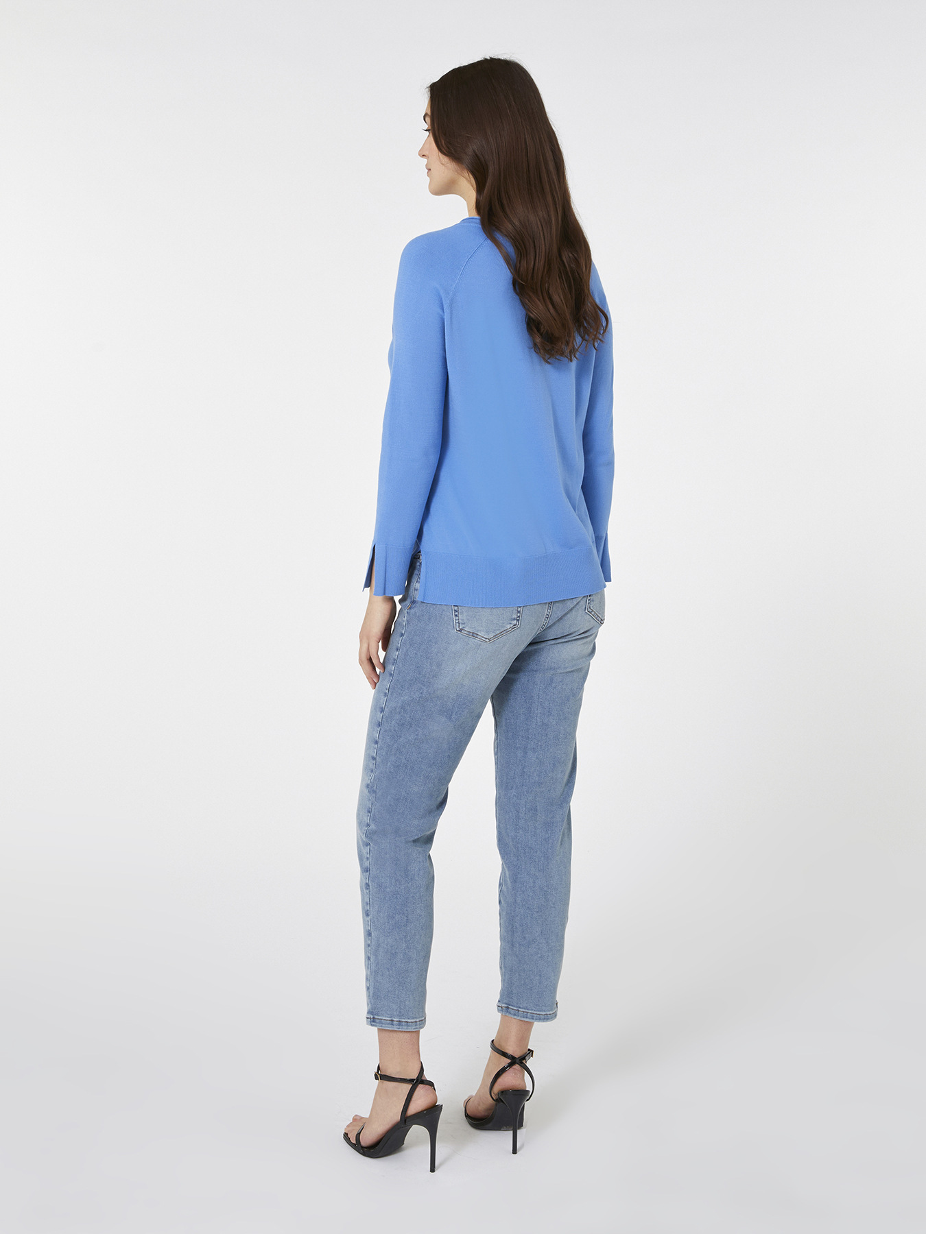 Maglia in viscosa con scollo a V image number 1