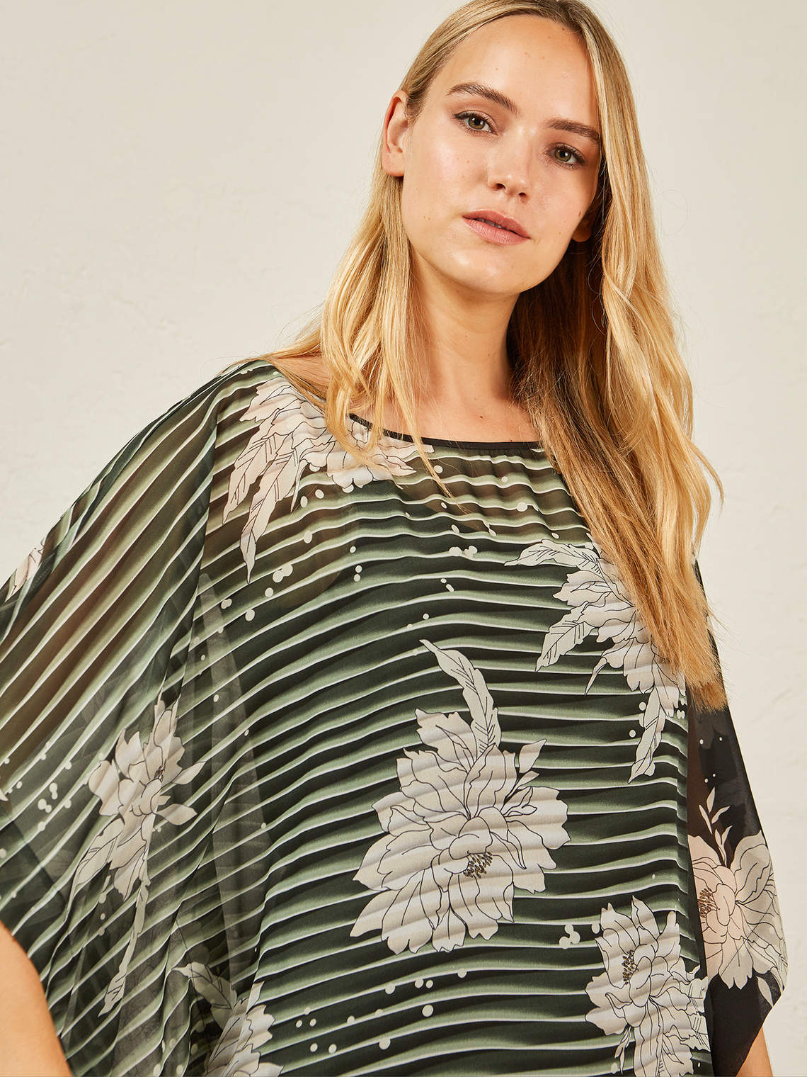 Elenamiro: Quimono elegante amplo estampado_5