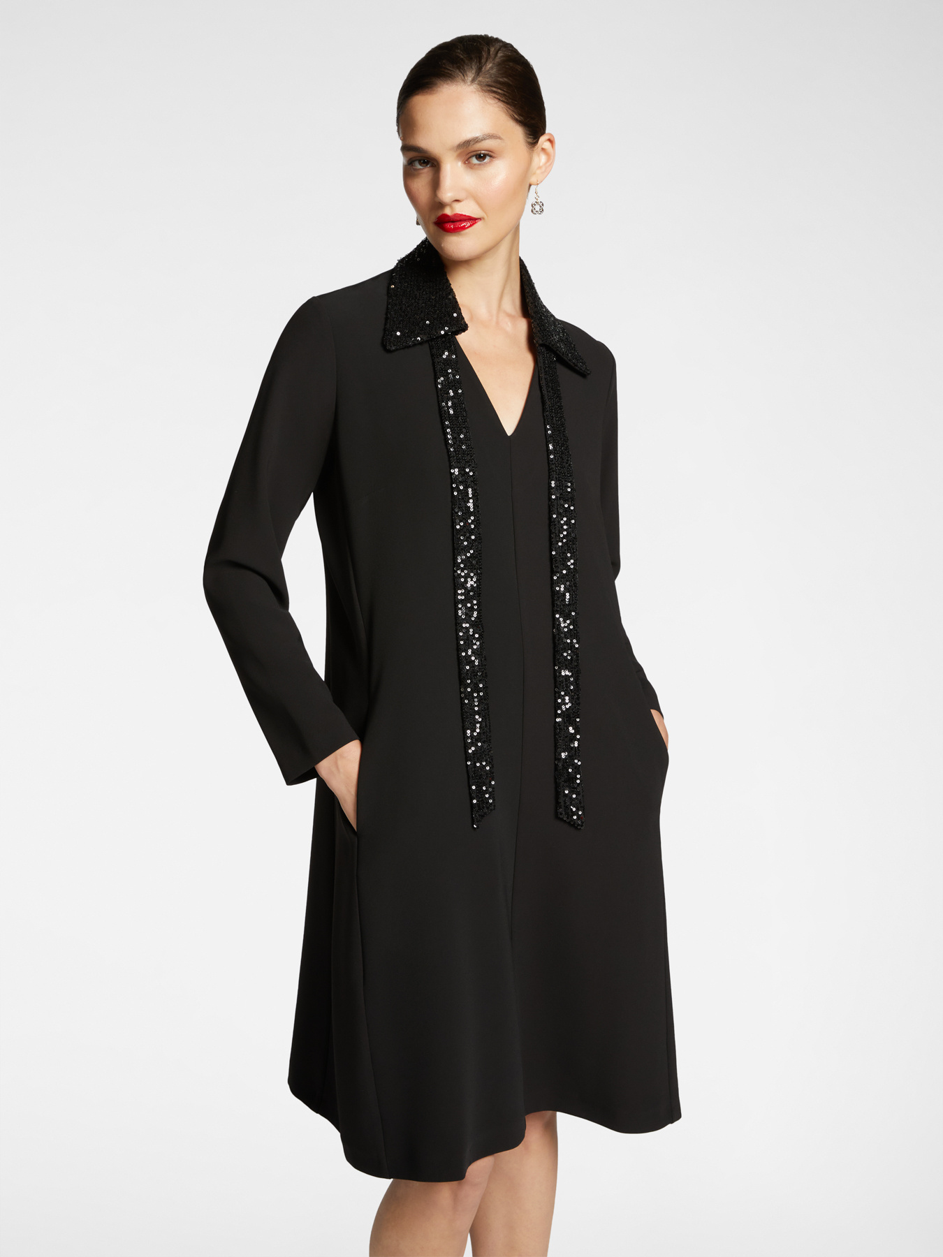 Vestido elegante con cuello desmontable image number 2