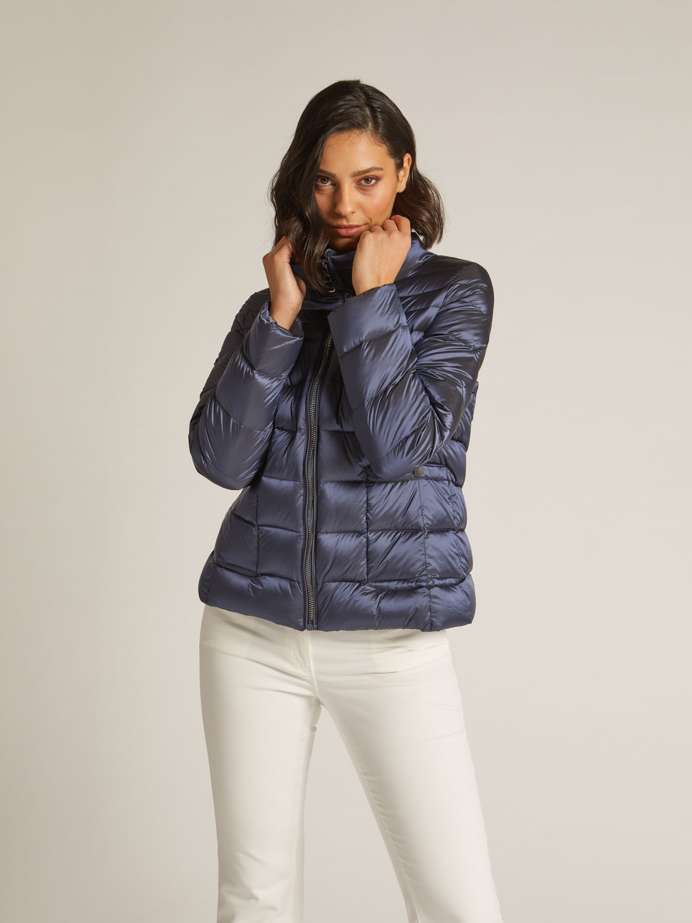 Jaqueta acolchoada em nylon iridescente image number 2