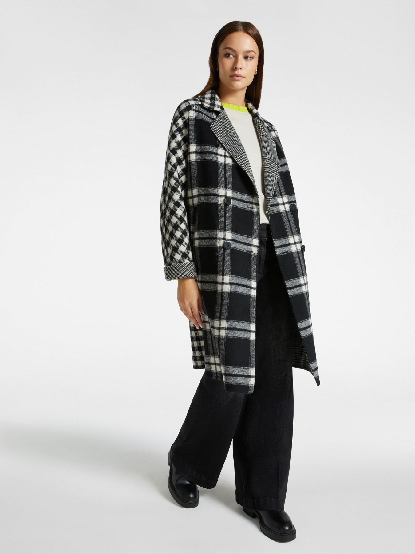 Double-Check-Mantel image number 2