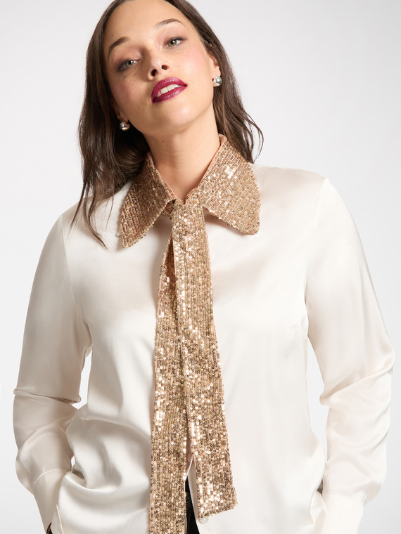 Embroidered collar