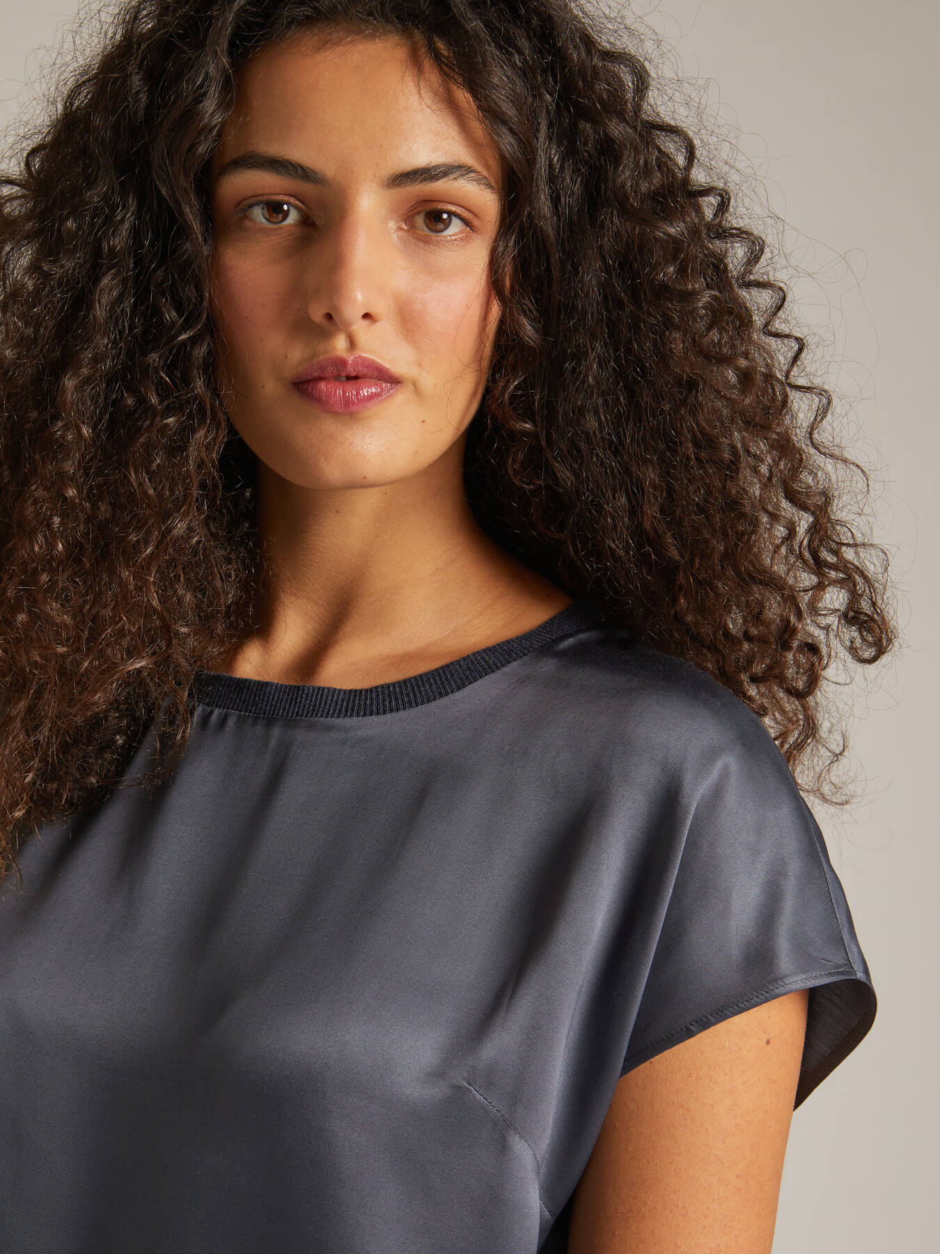 Blusa in raso di viscosa image number 3