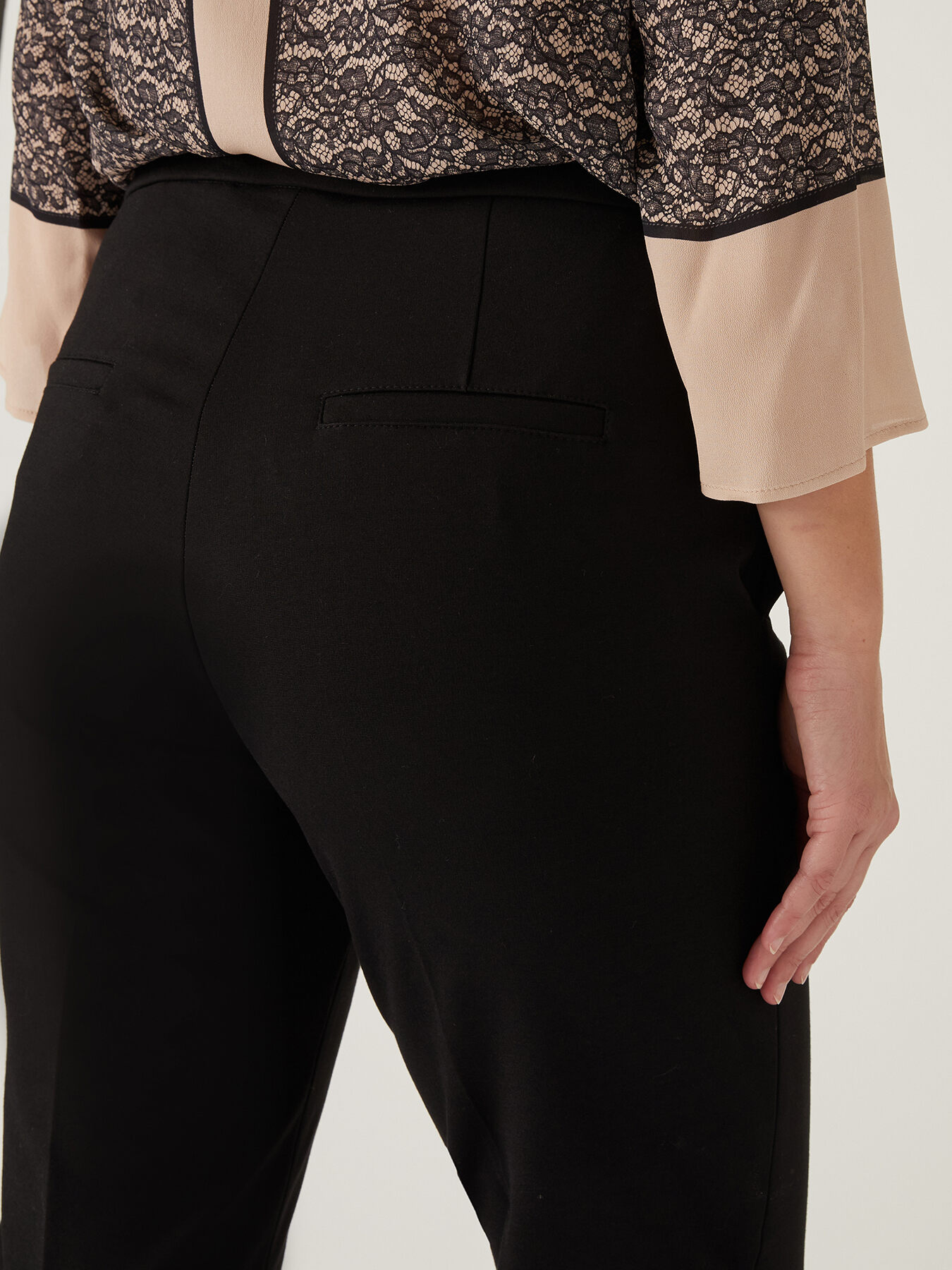 Pantalon droit en point tissu image number 3