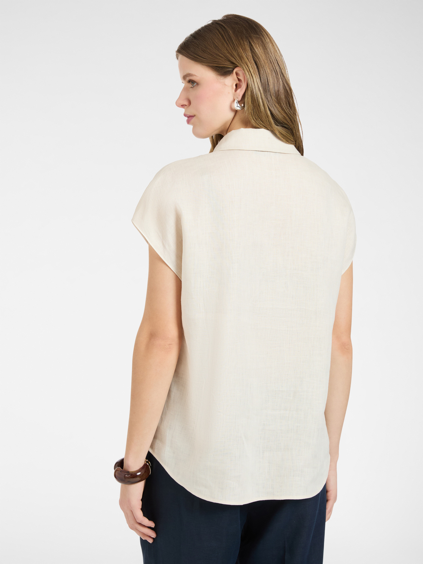Blouse en lin &agrave; manches courtes image number 1
